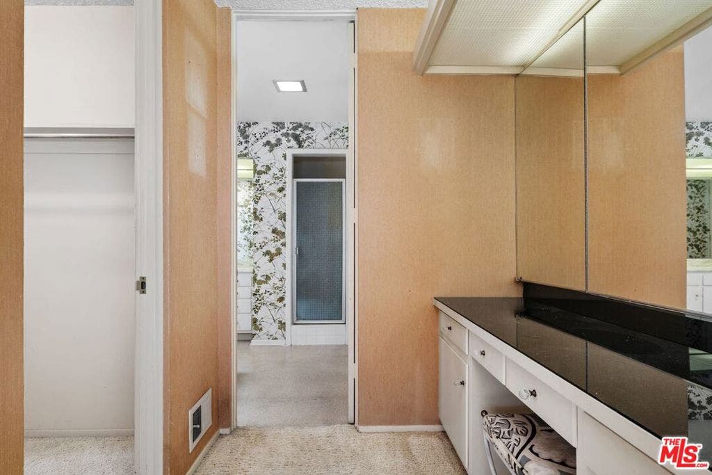 3031 Elvido Drive, Los Angeles, CA 90049 3031 Elvido Drive, Los Angeles, CA 90049