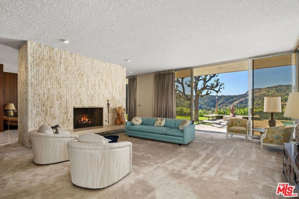 3031 Elvido Drive, Los Angeles, CA 90049 3031 Elvido Drive, Los Angeles, CA 90049