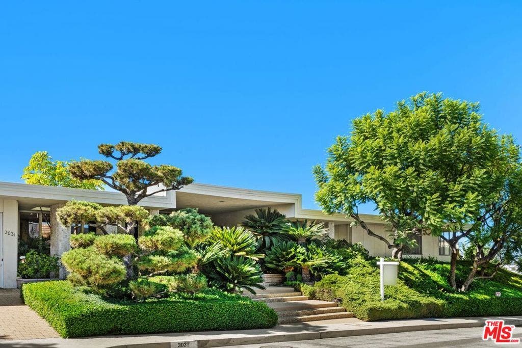 3031 Elvido Drive, Los Angeles, CA 90049 3031 Elvido Drive, Los Angeles, CA 90049
