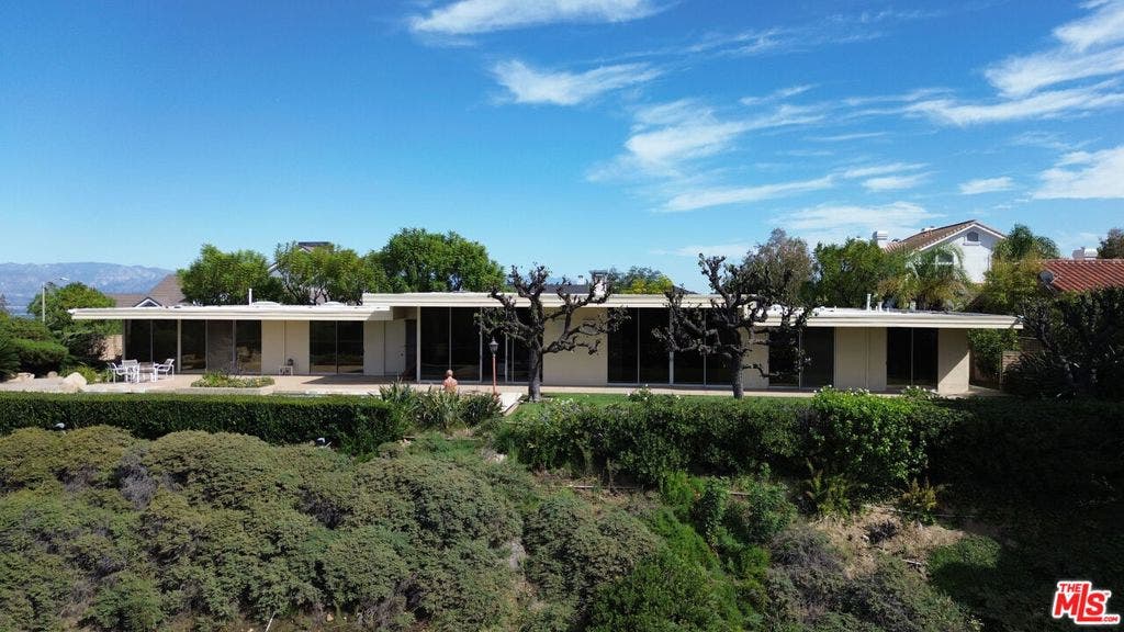 3031 Elvido Drive, Los Angeles, CA 90049 3031 Elvido Drive, Los Angeles, CA 90049