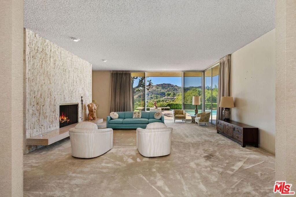 3031 Elvido Drive, Los Angeles, CA 90049 3031 Elvido Drive, Los Angeles, CA 90049