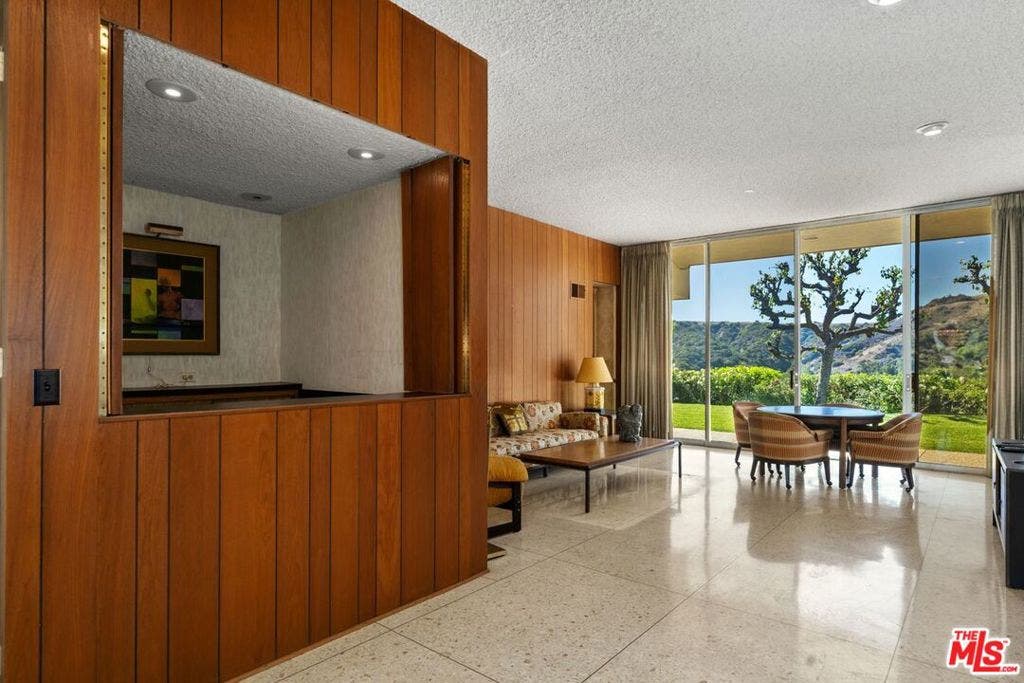 3031 Elvido Drive, Los Angeles, CA 90049 3031 Elvido Drive, Los Angeles, CA 90049