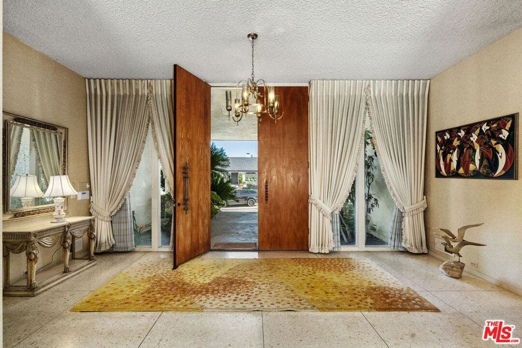 3031 Elvido Drive, Los Angeles, CA 90049 3031 Elvido Drive, Los Angeles, CA 90049
