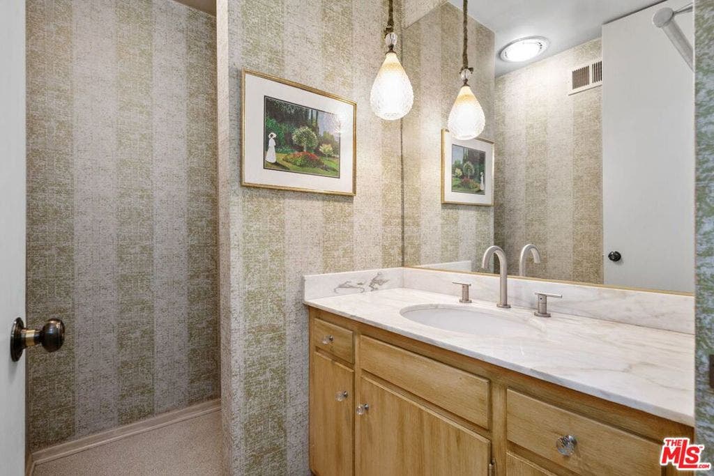 3031 Elvido Drive, Los Angeles, CA 90049 3031 Elvido Drive, Los Angeles, CA 90049