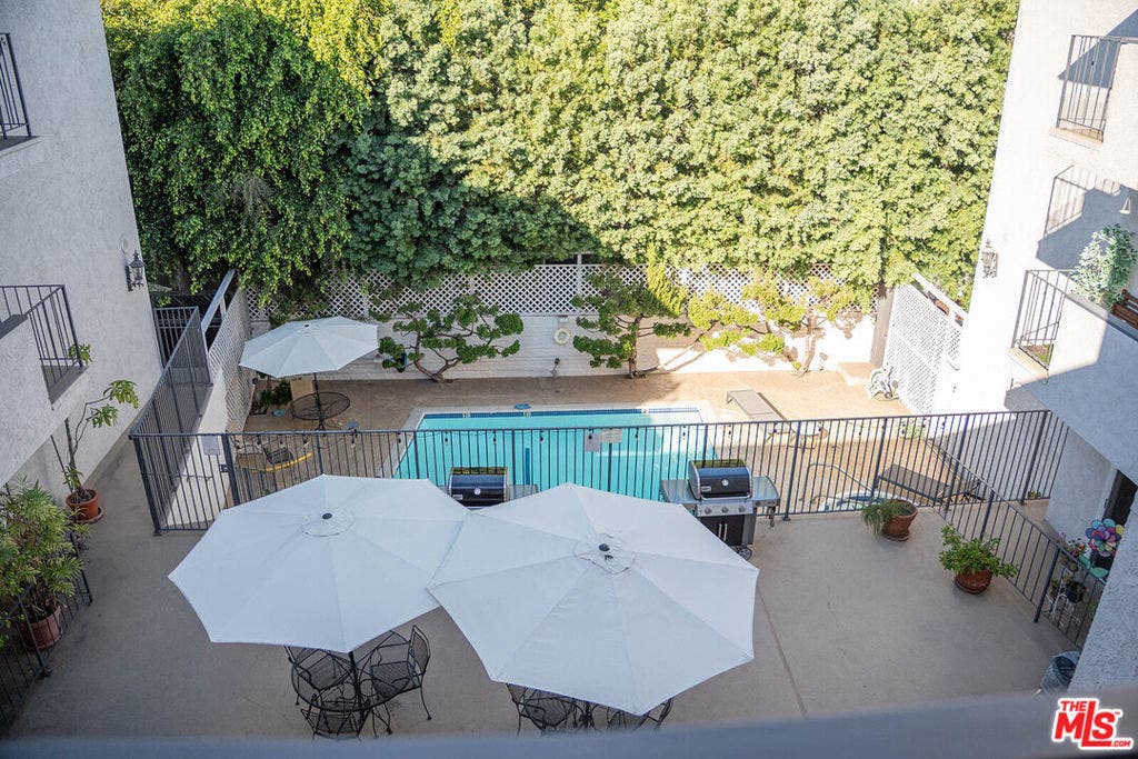 837 N West Knoll Drive, #319, West Hollywood, CA 90069 837 N West Knoll Drive, #319, West Hollywood, CA 90069