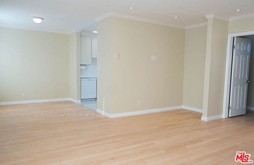 837 N West Knoll Drive, #319, West Hollywood, CA 90069 837 N West Knoll Drive, #319, West Hollywood, CA 90069
