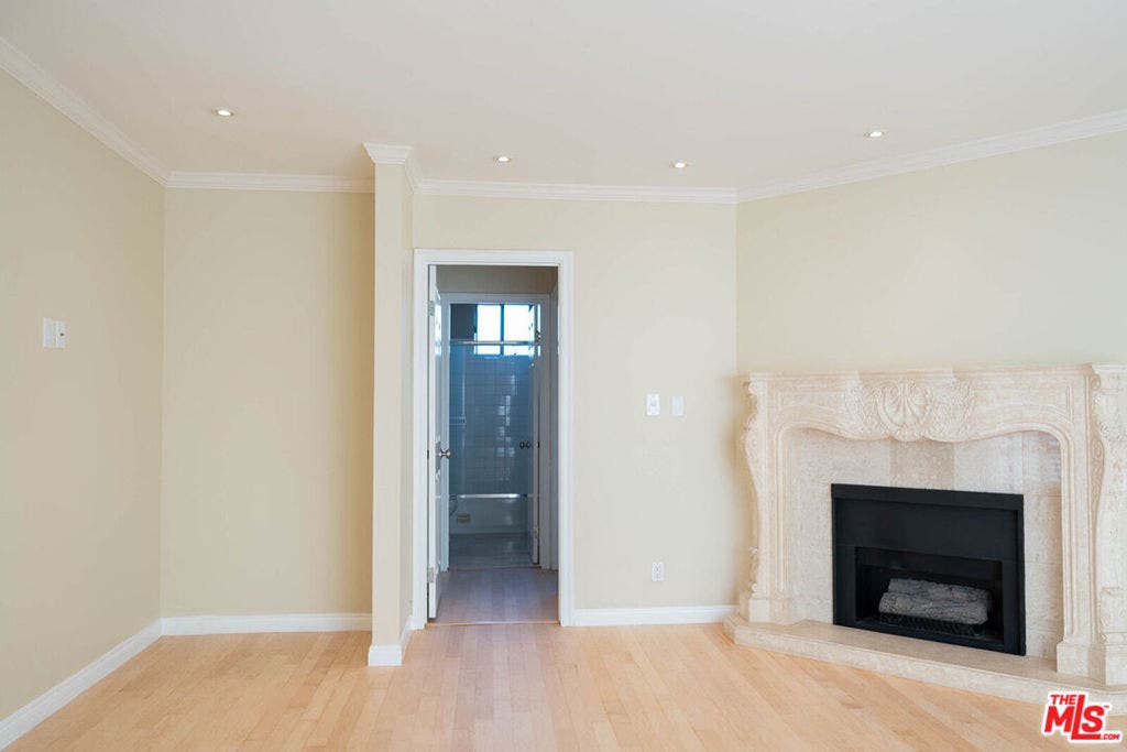 837 N West Knoll Drive, #319, West Hollywood, CA 90069 837 N West Knoll Drive, #319, West Hollywood, CA 90069