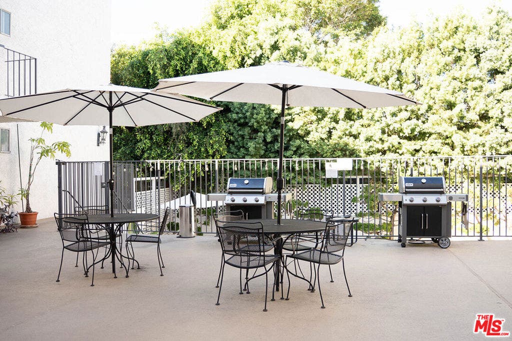 837 N West Knoll Drive, #319, West Hollywood, CA 90069 837 N West Knoll Drive, #319, West Hollywood, CA 90069