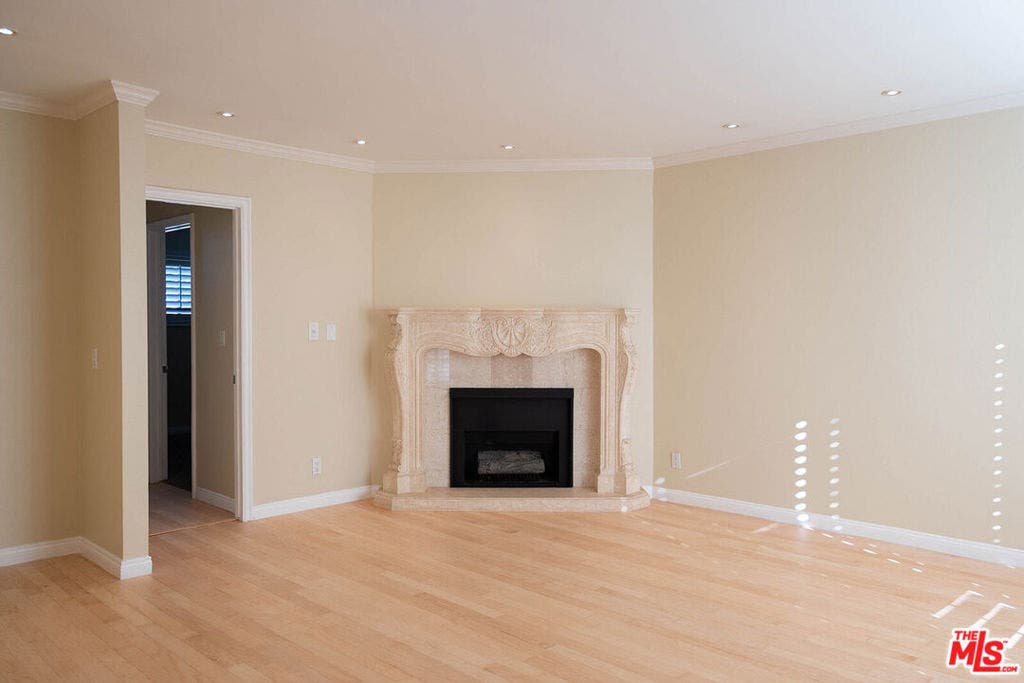 837 N West Knoll Drive, #319, West Hollywood, CA 90069 837 N West Knoll Drive, #319, West Hollywood, CA 90069