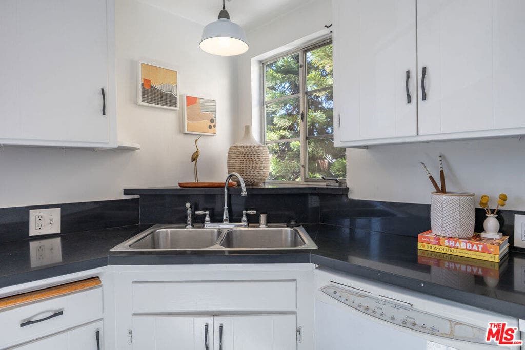 4507 Finley Avenue, #1, Los Angeles, CA 90027 4507 Finley Avenue, #1, Los Angeles, CA 90027