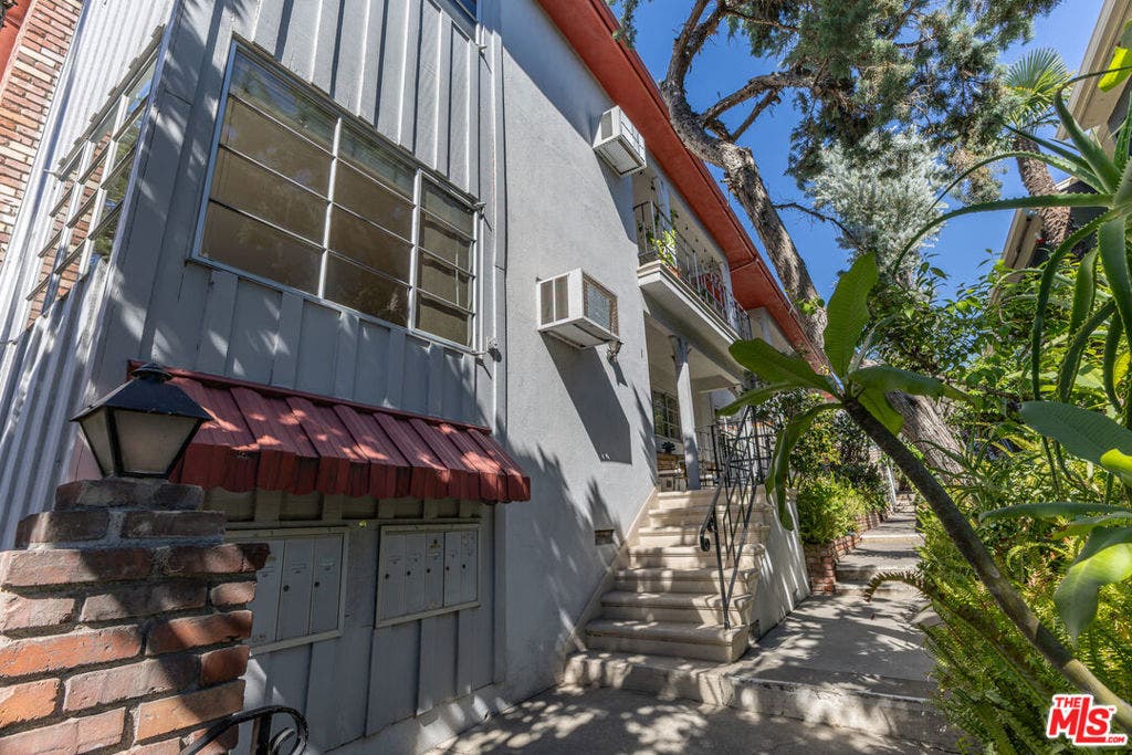 4507 Finley Avenue, #1, Los Angeles, CA 90027 4507 Finley Avenue, #1, Los Angeles, CA 90027