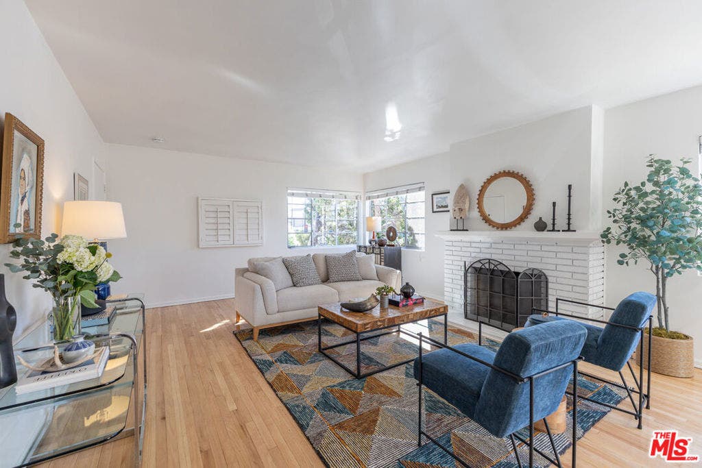 4507 Finley Avenue, #1, Los Angeles, CA 90027 4507 Finley Avenue, #1, Los Angeles, CA 90027