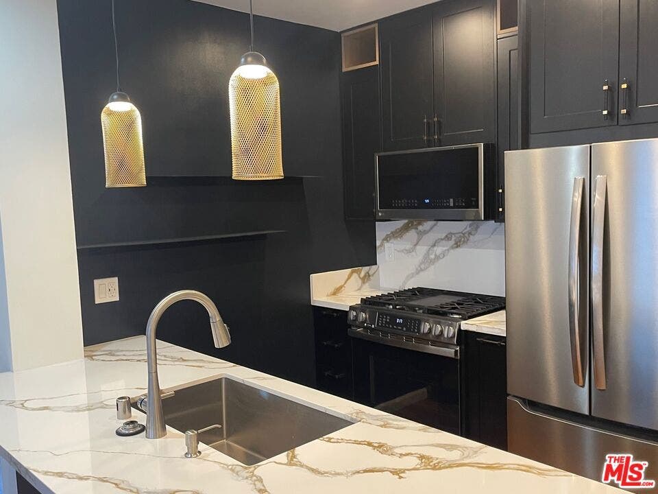 642 Maltman Avenue, Los Angeles, CA 90026 642 Maltman Avenue, Los Angeles, CA 90026