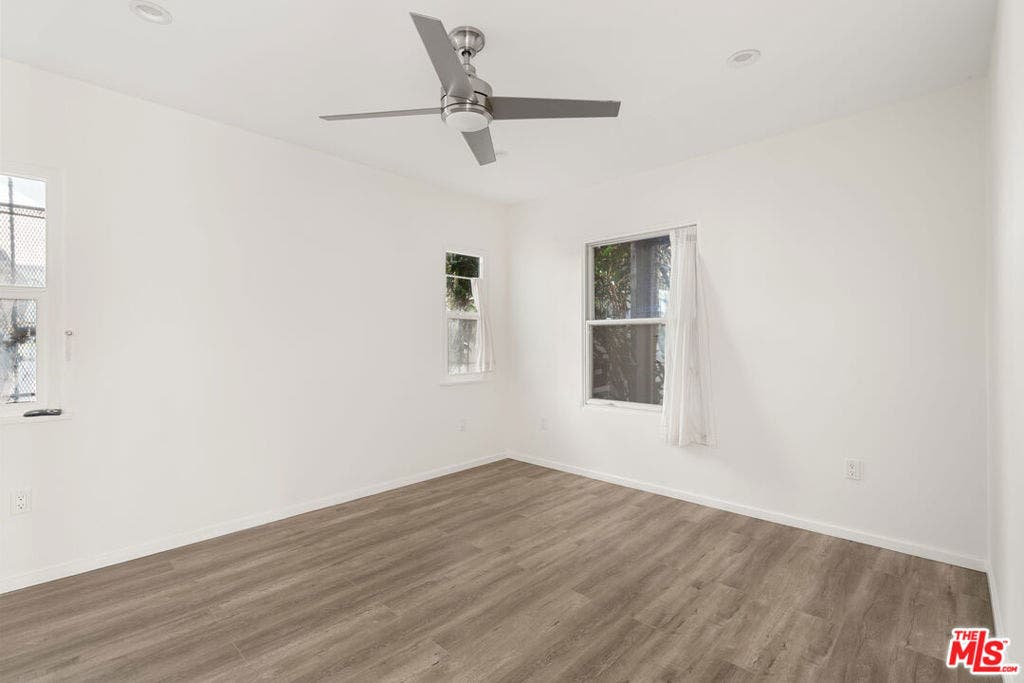 6915 De Longpre Avenue, Los Angeles, CA 90028 6915 De Longpre Avenue, Los Angeles, CA 90028