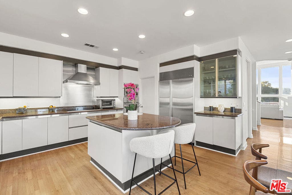 3670 Avenida Del Sol, Studio City, CA 91604 3670 Avenida Del Sol, Studio City, CA 91604