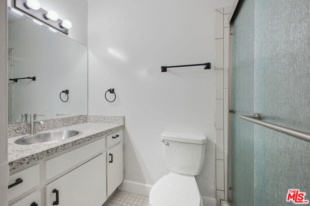 1353 S Carmelina Avenue, #105, Los Angeles, CA 90025 1353 S Carmelina Avenue, #105, Los Angeles, CA 90025