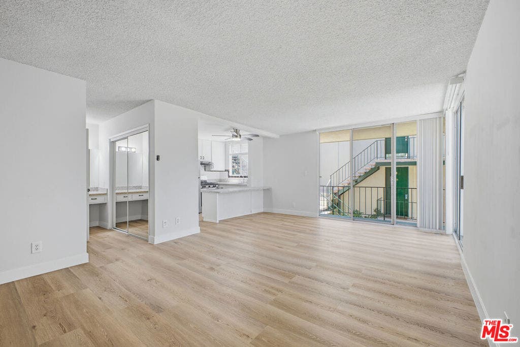 1353 S Carmelina Avenue, #105, Los Angeles, CA 90025 1353 S Carmelina Avenue, #105, Los Angeles, CA 90025