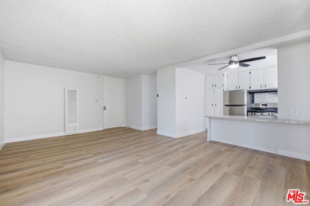 1353 S Carmelina Avenue, #105, Los Angeles, CA 90025 1353 S Carmelina Avenue, #105, Los Angeles, CA 90025