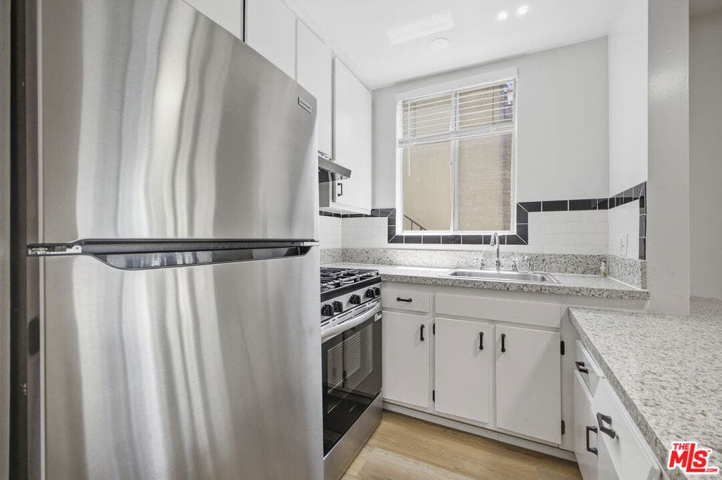 1353 S Carmelina Avenue, #105, Los Angeles, CA 90025 1353 S Carmelina Avenue, #105, Los Angeles, CA 90025
