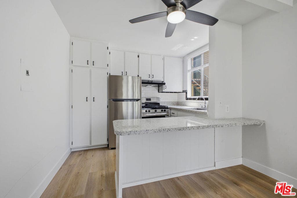 1353 S Carmelina Avenue, #105, Los Angeles, CA 90025 1353 S Carmelina Avenue, #105, Los Angeles, CA 90025
