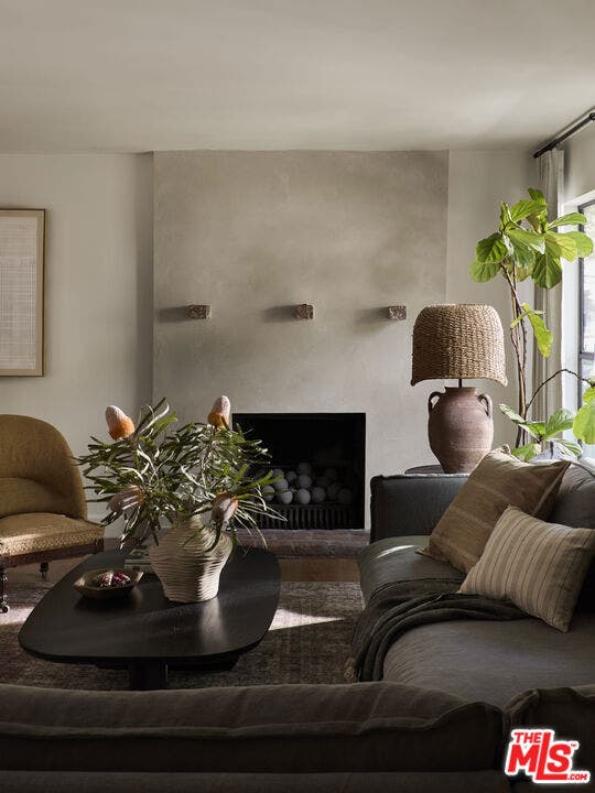 8334 Kirkwood Drive, Los Angeles, CA 90046 8334 Kirkwood Drive, Los Angeles, CA 90046