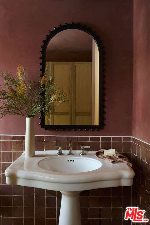 8334 Kirkwood Drive, Los Angeles, CA 90046 8334 Kirkwood Drive, Los Angeles, CA 90046