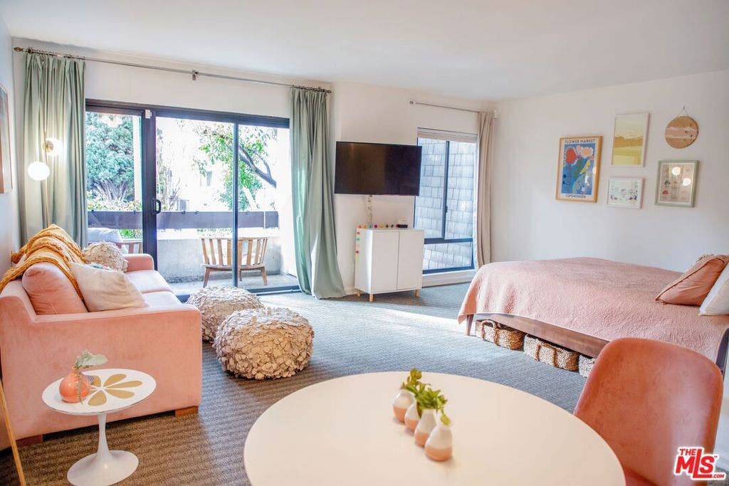 950 N Kings Road, #168, West Hollywood, CA 90069 950 N Kings Road, #168, West Hollywood, CA 90069