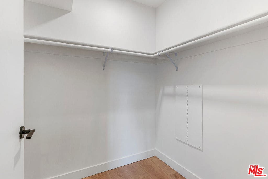 3688 Overland Avenue, #203, Los Angeles, CA 90034 3688 Overland Avenue, #203, Los Angeles, CA 90034