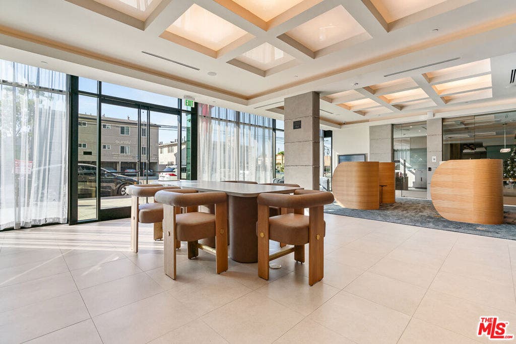 3688 Overland Avenue, #203, Los Angeles, CA 90034 3688 Overland Avenue, #203, Los Angeles, CA 90034