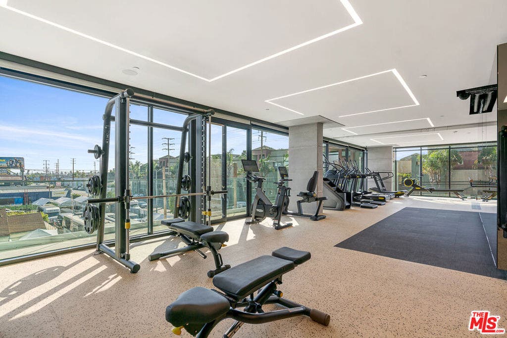 3688 Overland Avenue, #203, Los Angeles, CA 90034 3688 Overland Avenue, #203, Los Angeles, CA 90034
