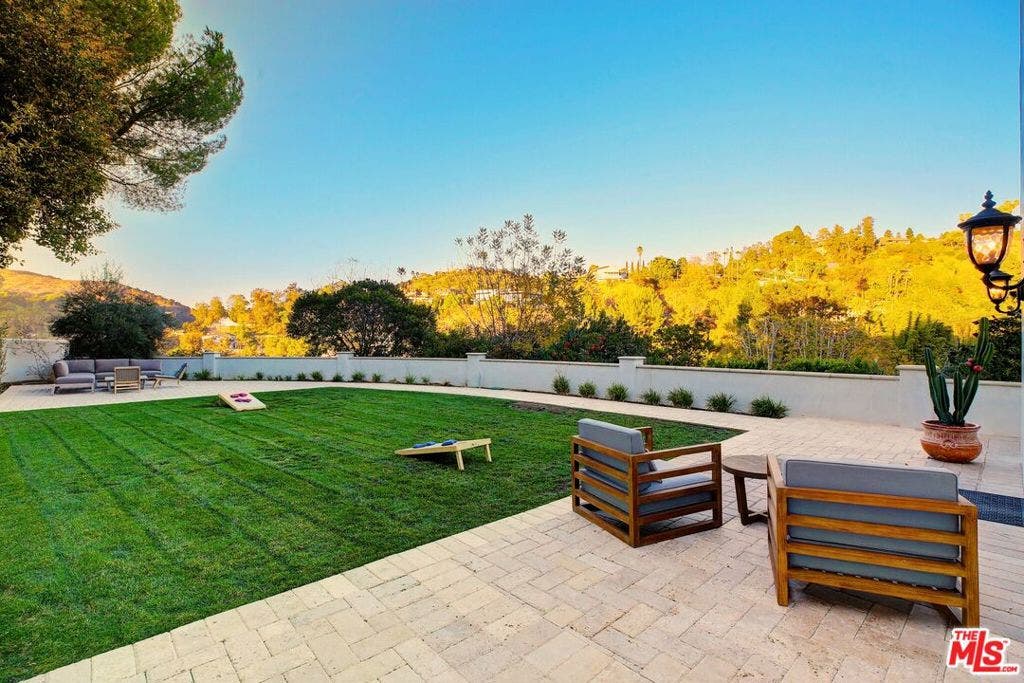 2570 Nichols Canyon Road, Los Angeles, CA 90046 2570 Nichols Canyon Road, Los Angeles, CA 90046