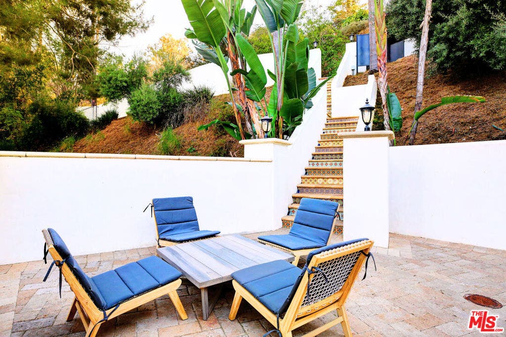2570 Nichols Canyon Road, Los Angeles, CA 90046 2570 Nichols Canyon Road, Los Angeles, CA 90046