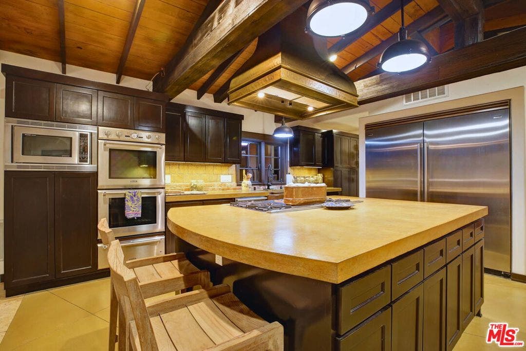2570 Nichols Canyon Road, Los Angeles, CA 90046 2570 Nichols Canyon Road, Los Angeles, CA 90046