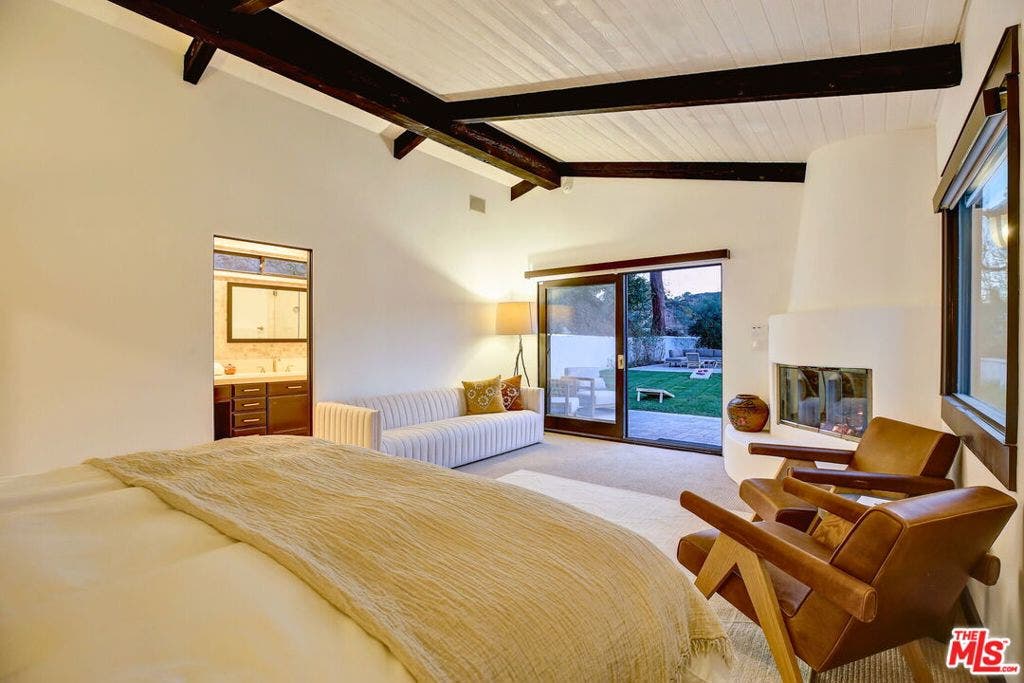 2570 Nichols Canyon Road, Los Angeles, CA 90046 2570 Nichols Canyon Road, Los Angeles, CA 90046
