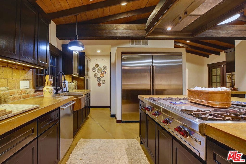 2570 Nichols Canyon Road, Los Angeles, CA 90046 2570 Nichols Canyon Road, Los Angeles, CA 90046