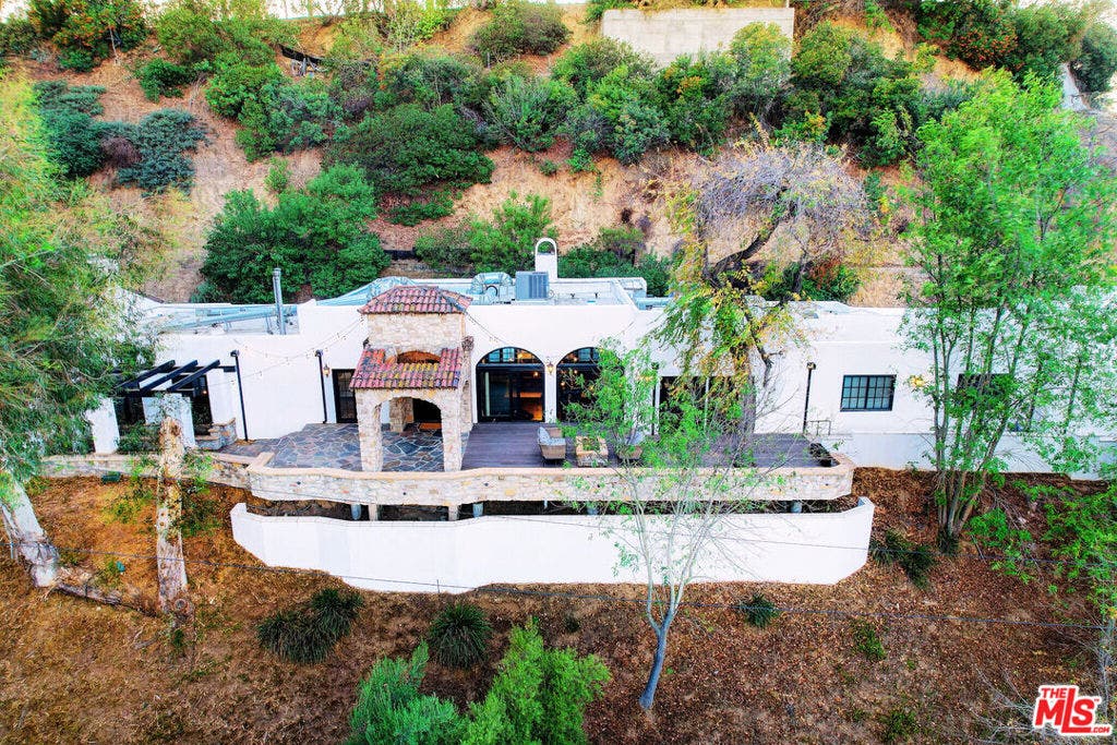 2570 Nichols Canyon Road, Los Angeles, CA 90046 2570 Nichols Canyon Road, Los Angeles, CA 90046