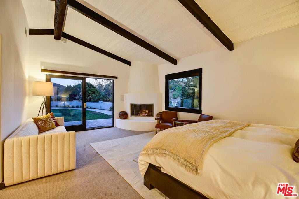 2570 Nichols Canyon Road, Los Angeles, CA 90046 2570 Nichols Canyon Road, Los Angeles, CA 90046