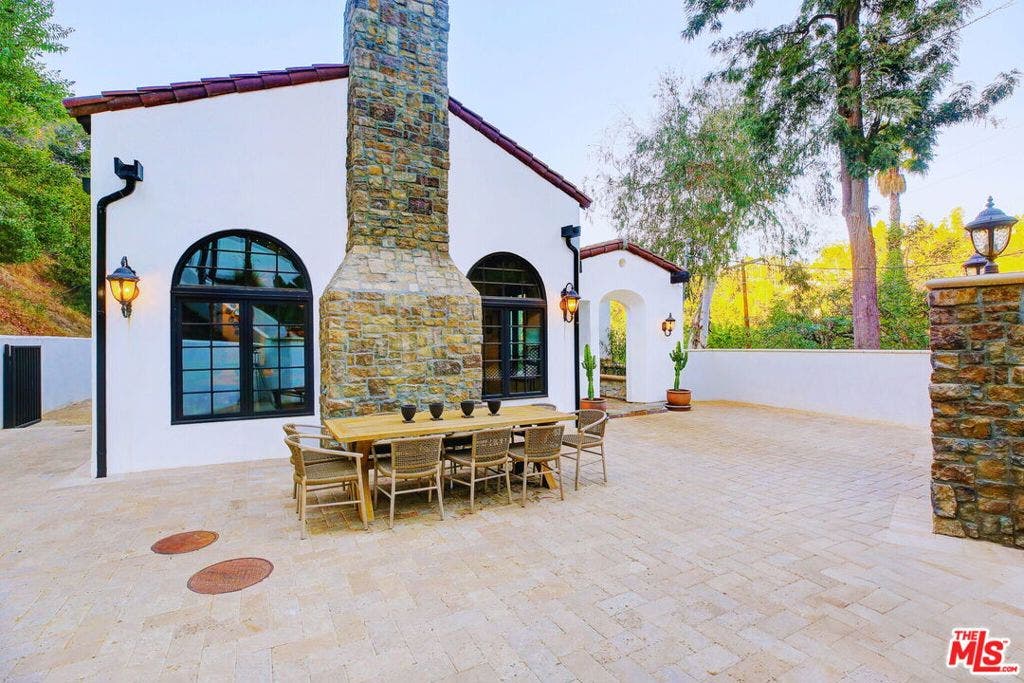 2570 Nichols Canyon Road, Los Angeles, CA 90046 2570 Nichols Canyon Road, Los Angeles, CA 90046