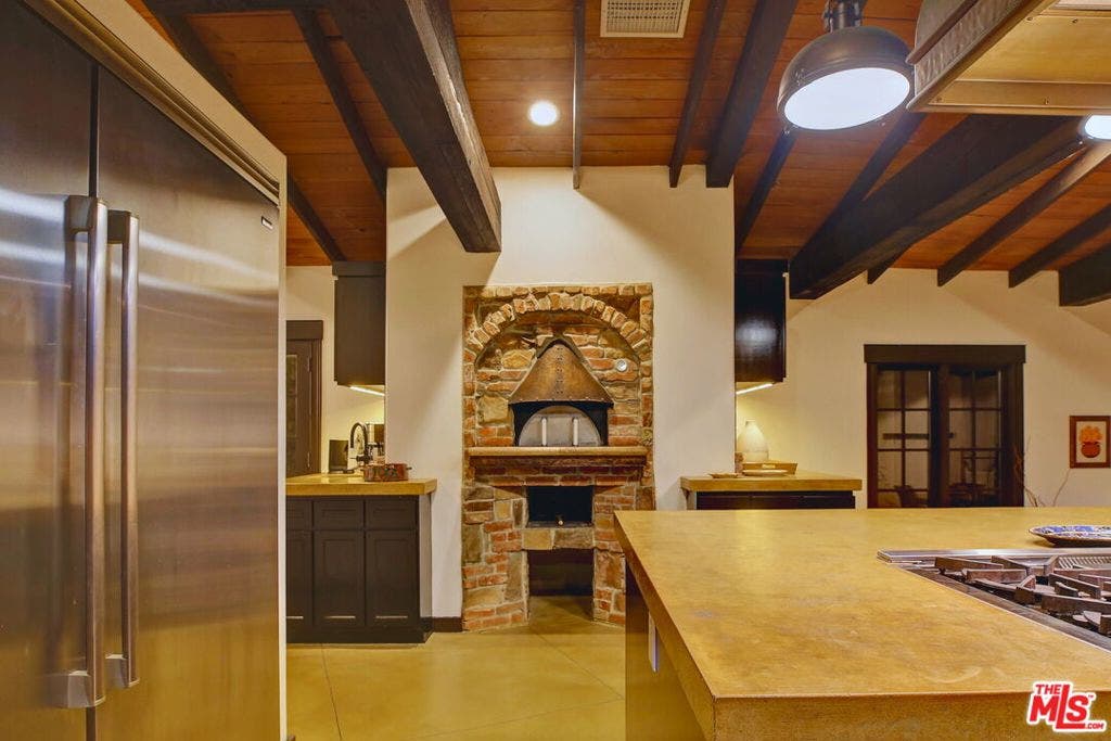 2570 Nichols Canyon Road, Los Angeles, CA 90046 2570 Nichols Canyon Road, Los Angeles, CA 90046