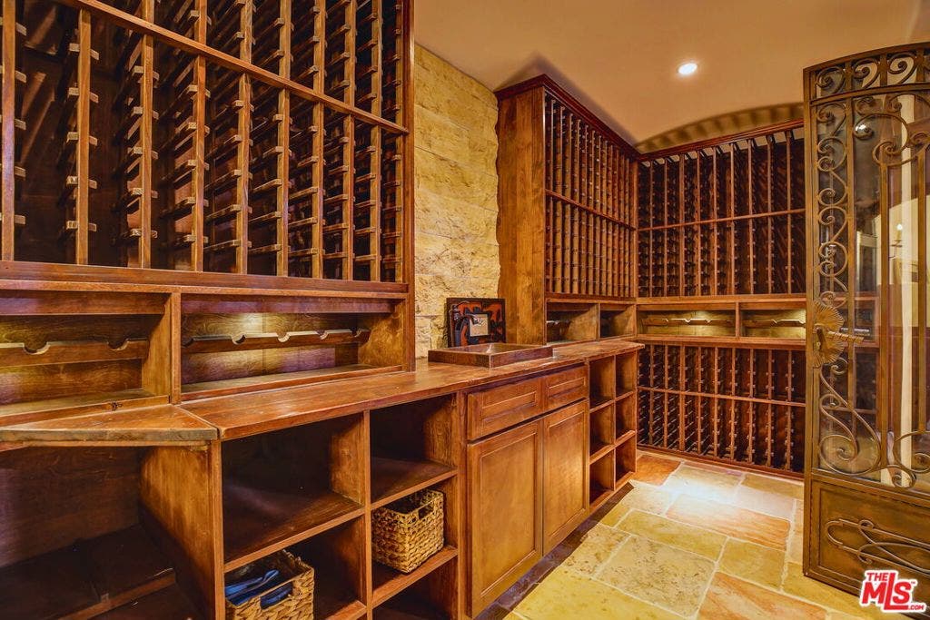 2570 Nichols Canyon Road, Los Angeles, CA 90046 2570 Nichols Canyon Road, Los Angeles, CA 90046