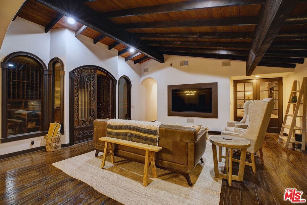 2570 Nichols Canyon Road, Los Angeles, CA 90046 2570 Nichols Canyon Road, Los Angeles, CA 90046