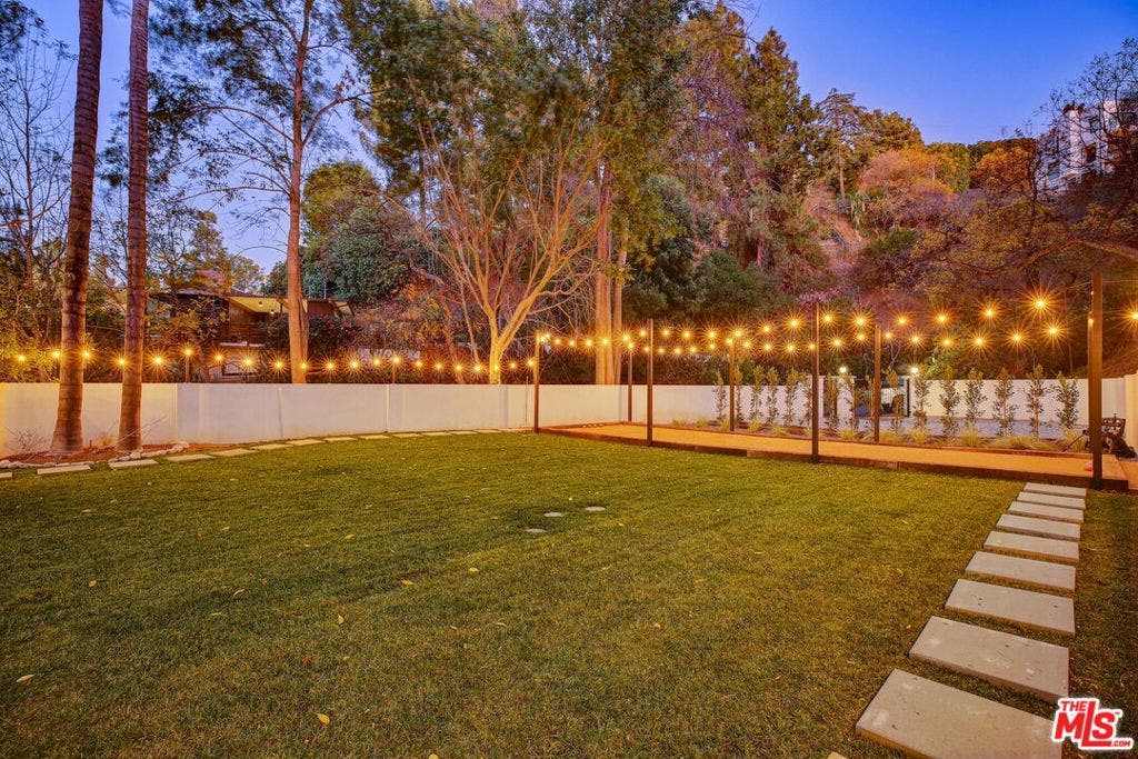 2570 Nichols Canyon Road, Los Angeles, CA 90046 2570 Nichols Canyon Road, Los Angeles, CA 90046