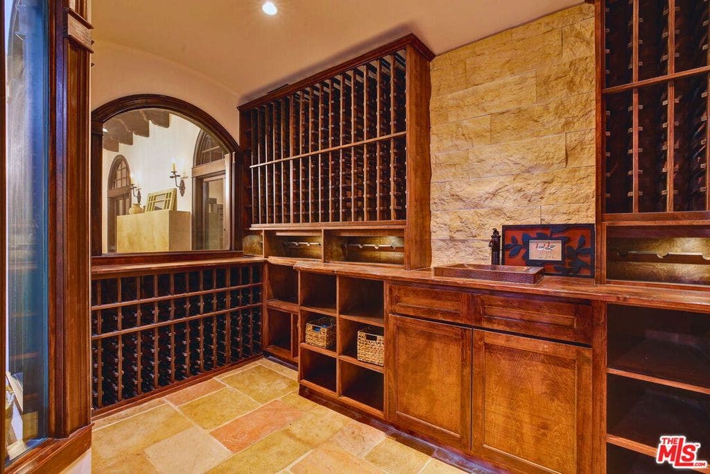 2570 Nichols Canyon Road, Los Angeles, CA 90046 2570 Nichols Canyon Road, Los Angeles, CA 90046