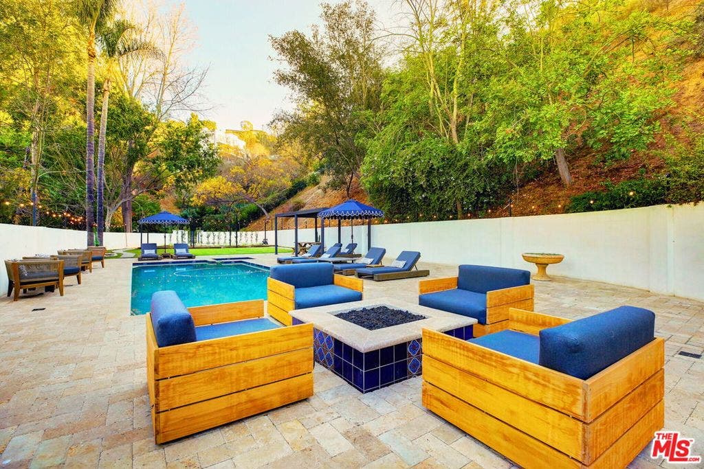2570 Nichols Canyon Road, Los Angeles, CA 90046 2570 Nichols Canyon Road, Los Angeles, CA 90046
