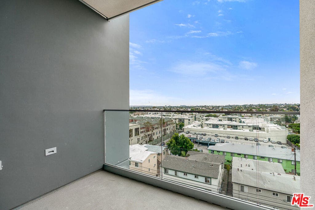 3688 Overland Avenue, #PH6, Los Angeles, CA 90034 3688 Overland Avenue, #PH6, Los Angeles, CA 90034