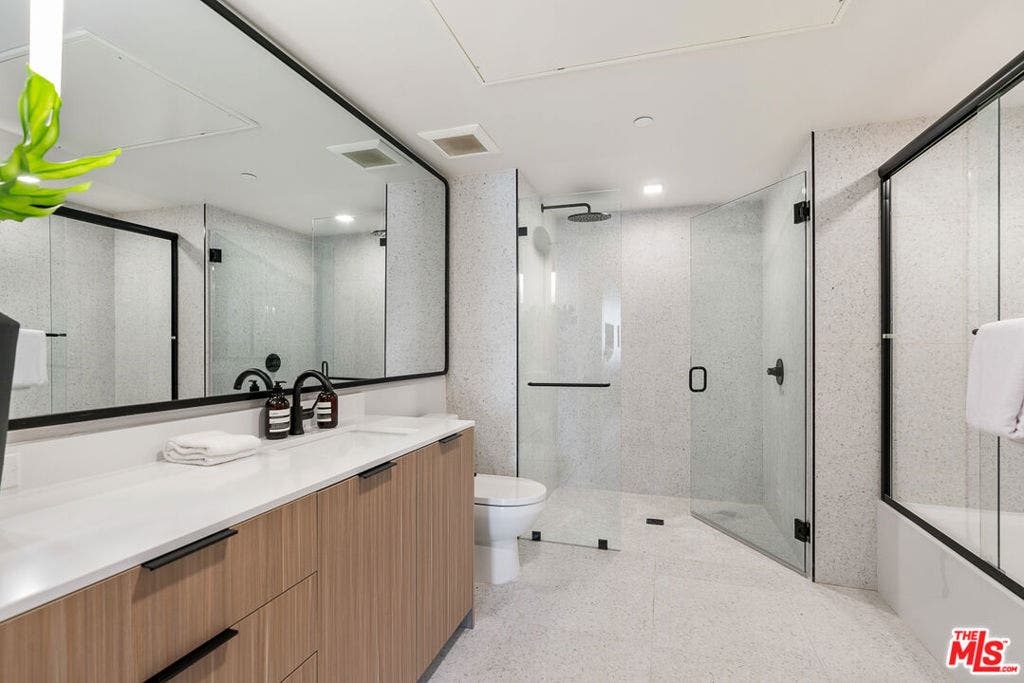 3688 Overland Avenue, #PH6, Los Angeles, CA 90034 3688 Overland Avenue, #PH6, Los Angeles, CA 90034