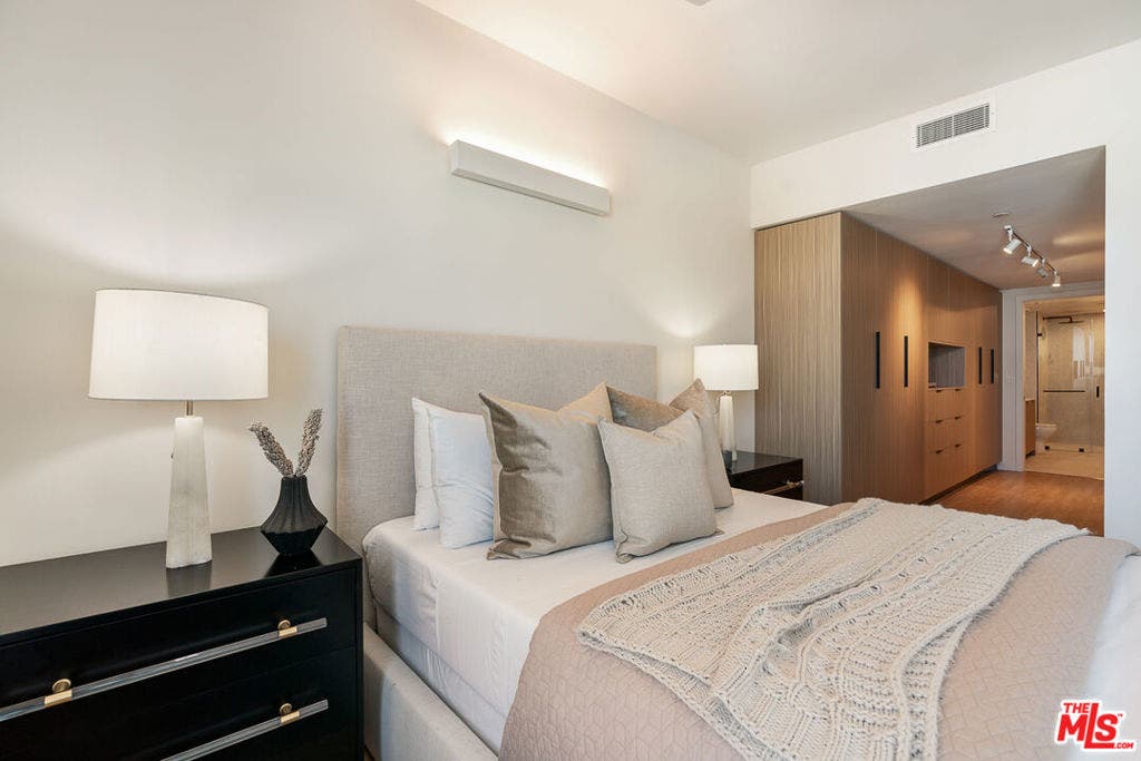 3688 Overland Avenue, #PH6, Los Angeles, CA 90034 3688 Overland Avenue, #PH6, Los Angeles, CA 90034