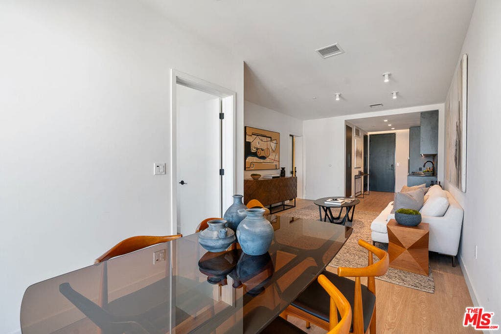 3688 Overland Avenue, #PH6, Los Angeles, CA 90034 3688 Overland Avenue, #PH6, Los Angeles, CA 90034