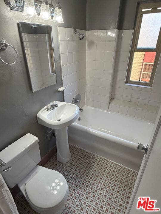 5217 Hollywood Boulevard, #A301, Los Angeles, CA 90027 5217 Hollywood Boulevard, #A301, Los Angeles, CA 90027