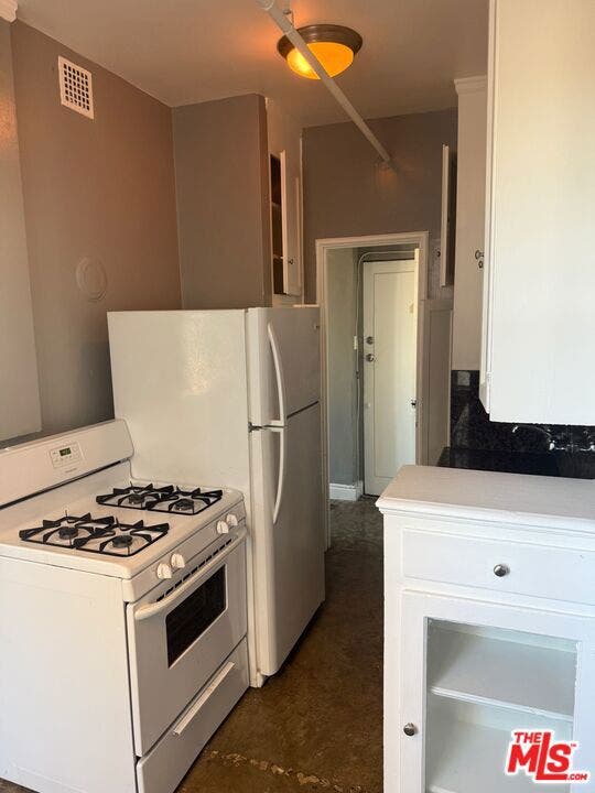 5217 Hollywood Boulevard, #A301, Los Angeles, CA 90027 5217 Hollywood Boulevard, #A301, Los Angeles, CA 90027